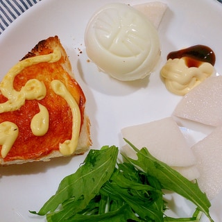 ワンプレート チーズ節約ピザ風トーストと茹で卵